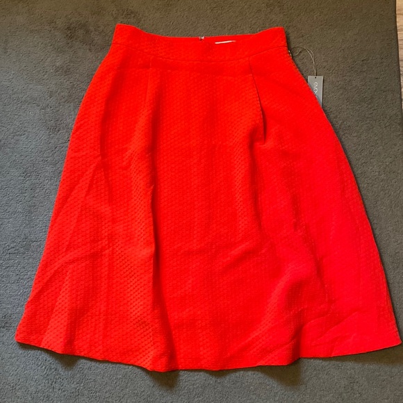 NY&Co Red Skirt - Picture 2 of 9